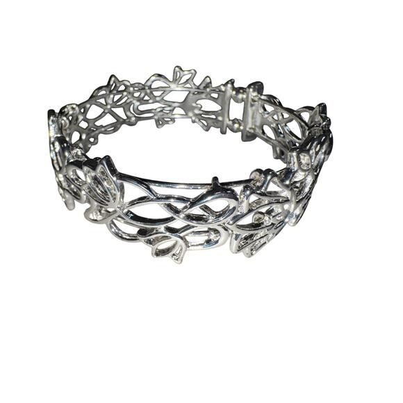 Avon Jewelry - Bracelet / Bangel / Avon / Silver tone Floral Cuff / Vintage / EUC